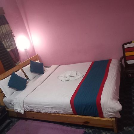Galaxy Inn Guest House Pokhara Exteriör bild