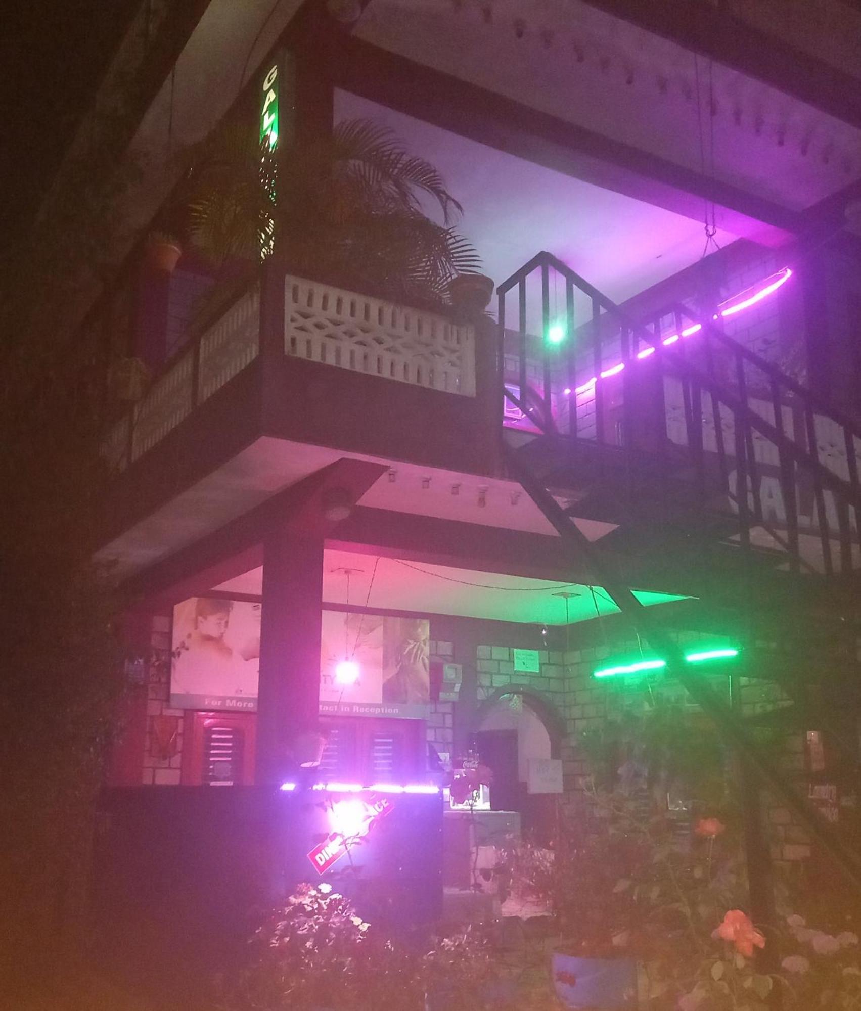 Galaxy Inn Guest House Pokhara Exteriör bild