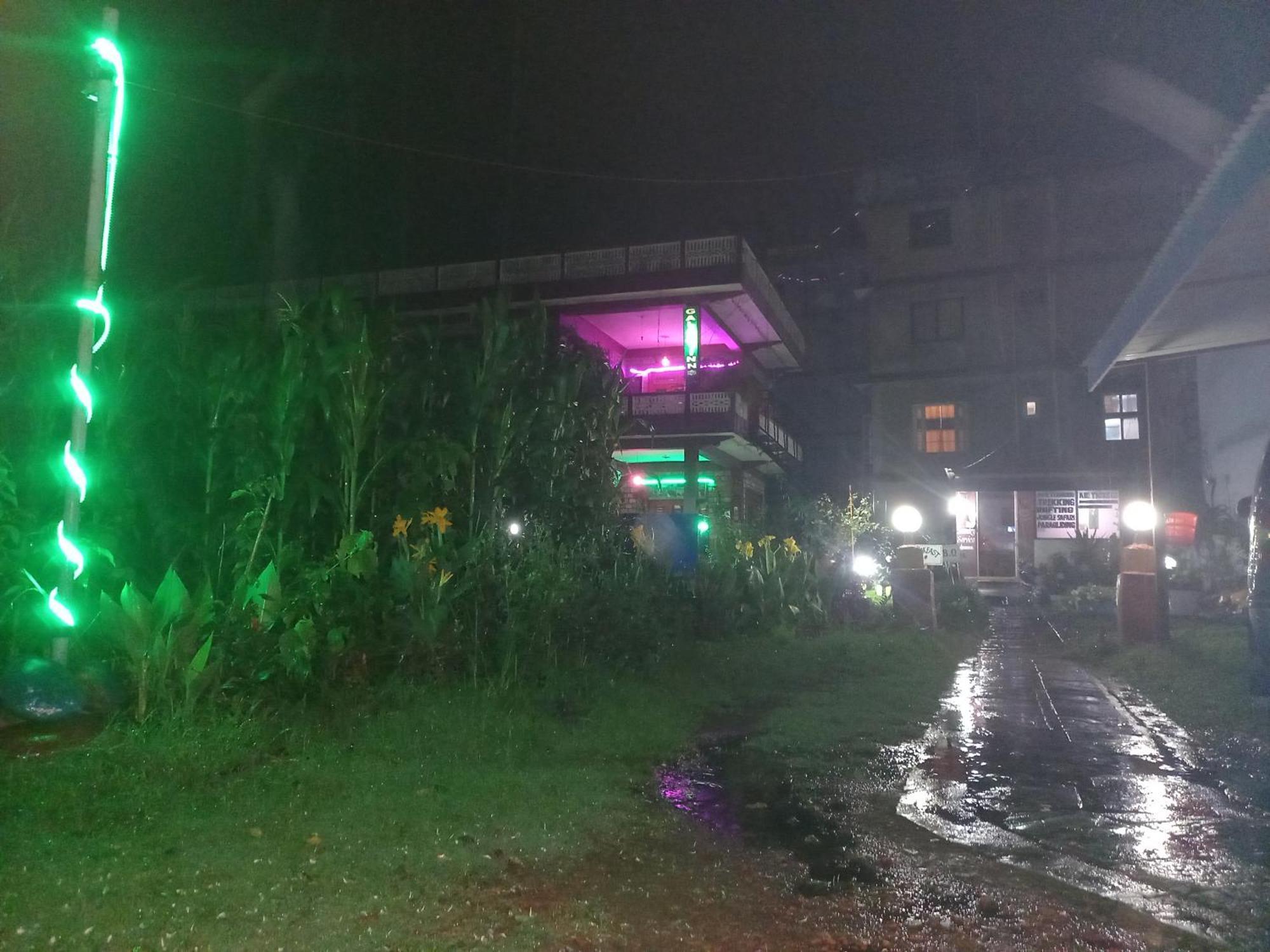 Galaxy Inn Guest House Pokhara Exteriör bild