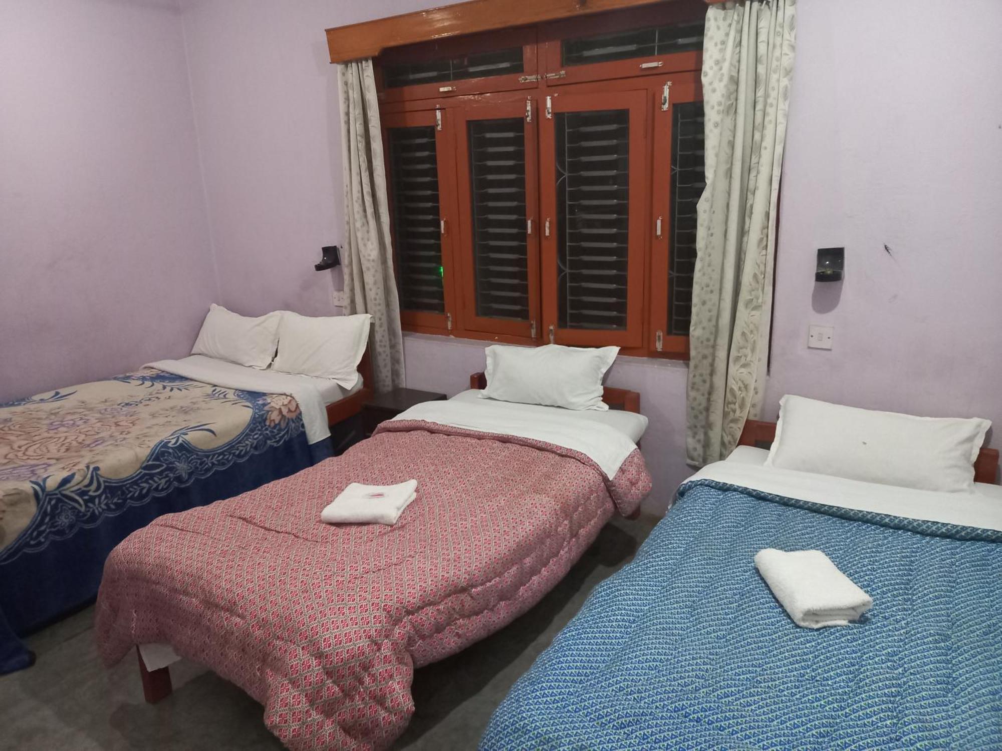 Galaxy Inn Guest House Pokhara Exteriör bild