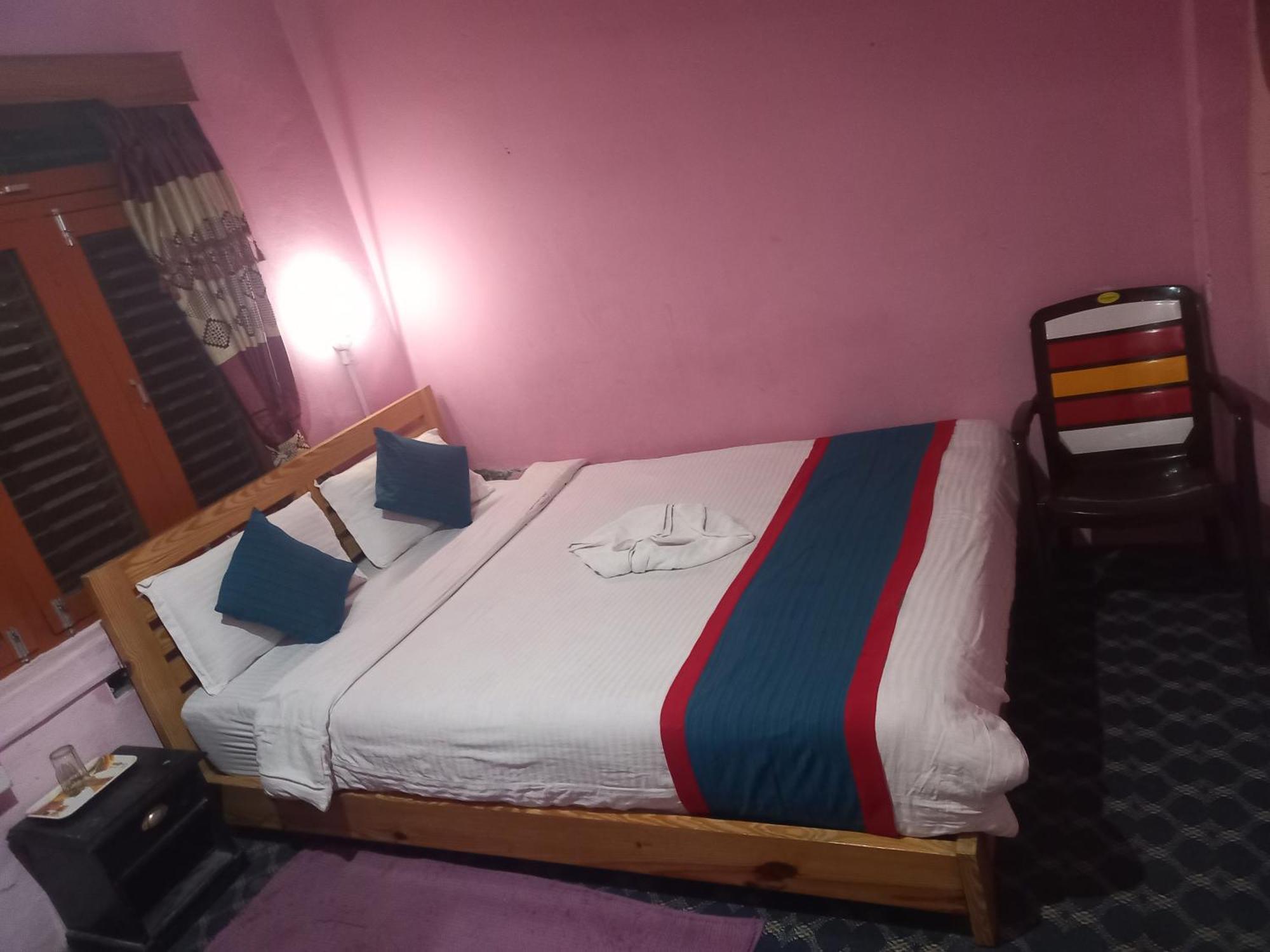 Galaxy Inn Guest House Pokhara Exteriör bild